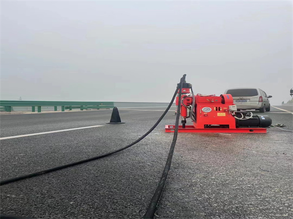 三乡镇马路路基路面开裂下沉注浆加固灌浆